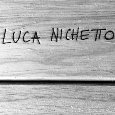 每一件Luca作品，都有大师的亲笔签名，在他的职业生涯中，造作，是他倾力而为的最重要伙伴，也是他等身荣誉的亚洲初影