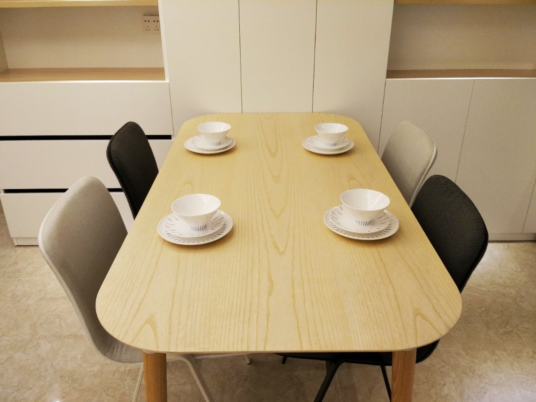 小豆眼对画板餐桌®－长桌 1.6米发布的晒单效果图及评价