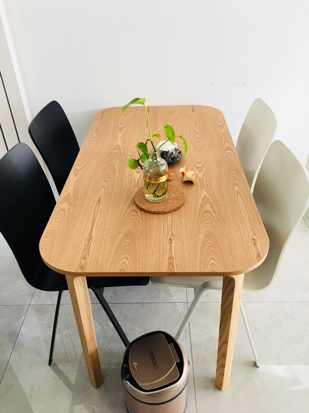杨对瓦檐实木餐桌® 1.3/1.8米发布的晒单效果图及评价
